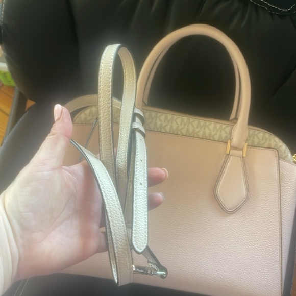 Michael Kors blush pink bag - Picture 12 of 14